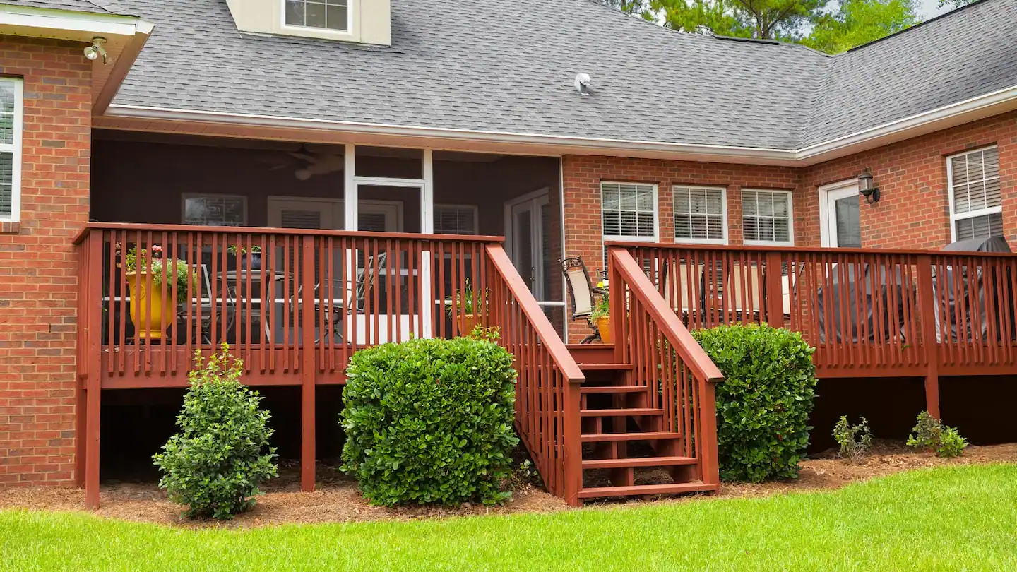 The Importance of Deck Contractor Insurance and Licensing